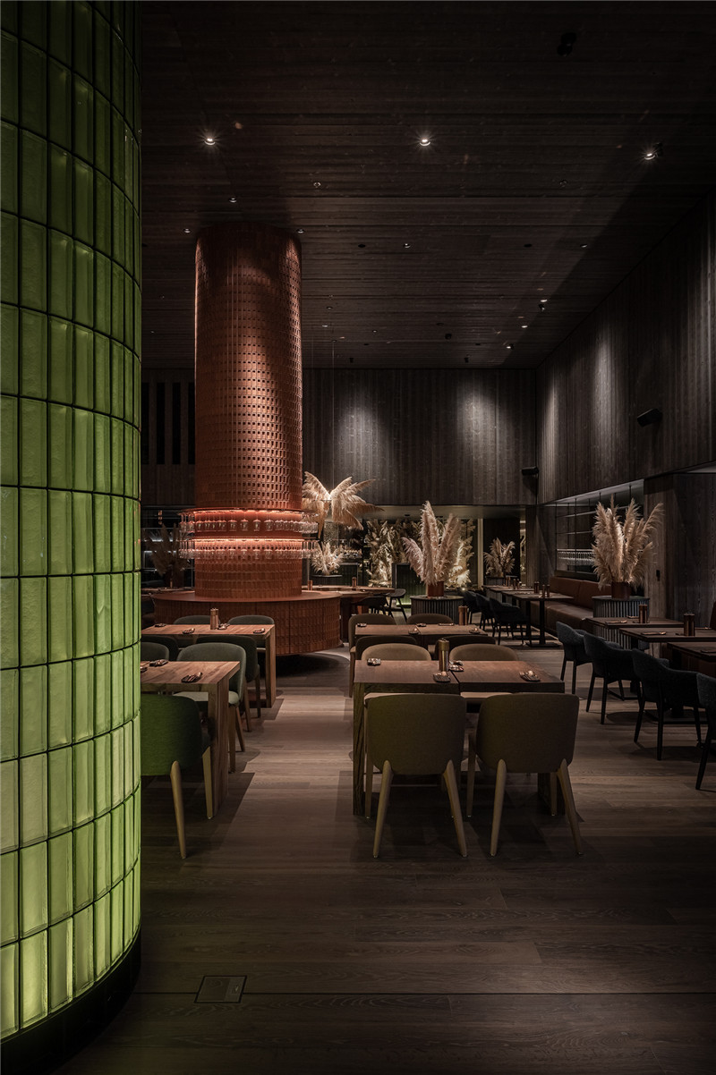 烏克蘭艾米麗大酒店Terra餐廳設(shè)計(jì)方案